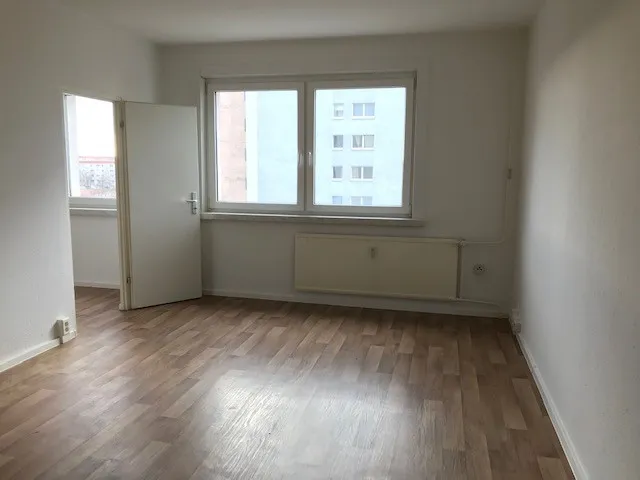 Berlin, Alte Hellersdorfer Str. 129, 7.OG 4.ME v.links — photo 1